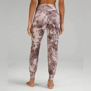 Lululemon Align High-Rise Jogger
Diamond Dye Mink Bery Lunar Rock Shadow Grey 4